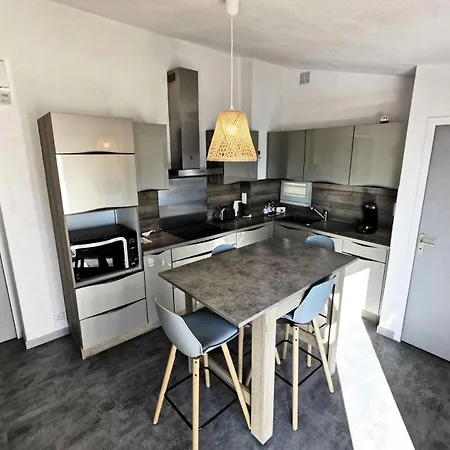 Apartment Les Zodiaques - 3 Pieces Climatise 4 Couchages Port Leucate. Ref: 1zod_k5 Mae-6681